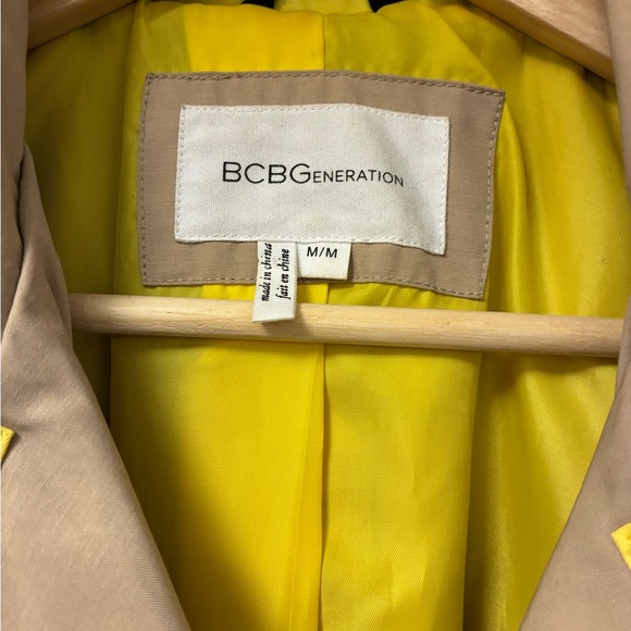 BCBGMAXAZRIA Tan Trench Coat with Yellow Accents M like new - Picture 2 of 11